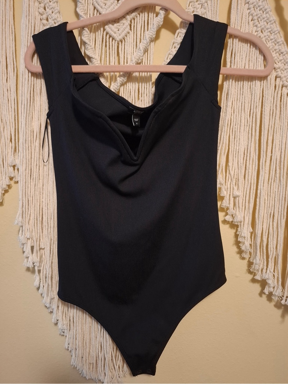 Express sweetheart neckline off shoulder bodysuit SIZE M